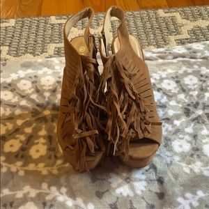 Frayed opened toed wedges